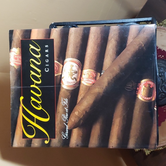 Havana Cigars Book - Picture 1 of 7